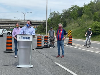 加拿大新政策,护工也能轻松移民!
