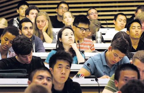 加拿大计划到这年将人口96%增长为国际移民