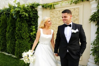 移民官怎么判定“假结婚”?