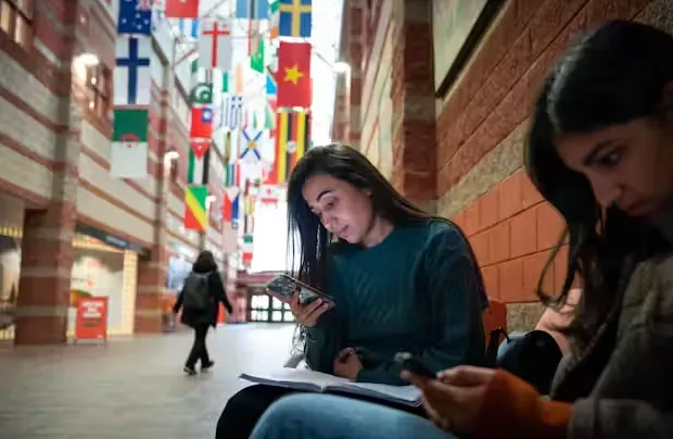 移民部出尔反尔!加拿大百万留学生陷入“身份危机”