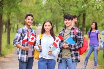 加拿大大学和美国大学有什么区别？