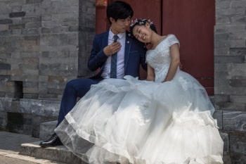 移民官怎么判定“假结婚”?