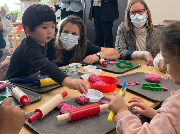 这个省托儿费用减低50%，有娃家庭每年节省多达6000加元