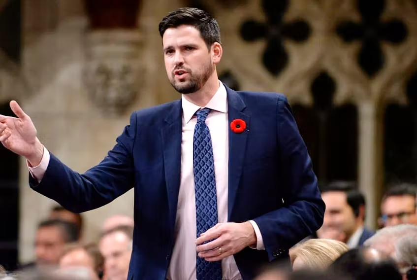 官宣取消部分大学毕业工签资格!移民也无望了!