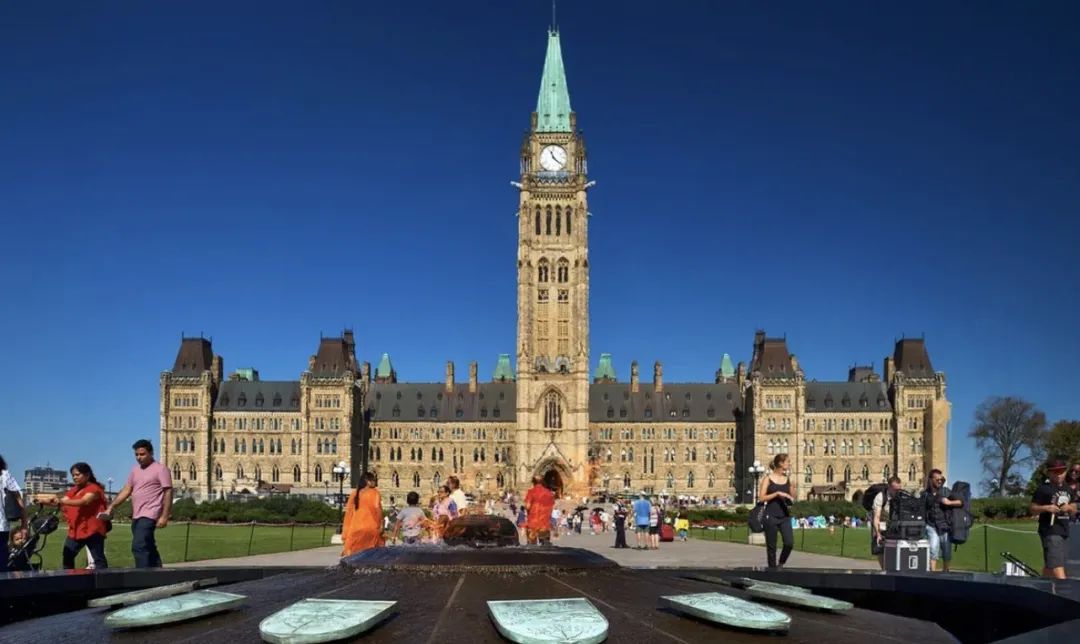 移民局大赦700名非法入境留学生，加拿大有多缺人