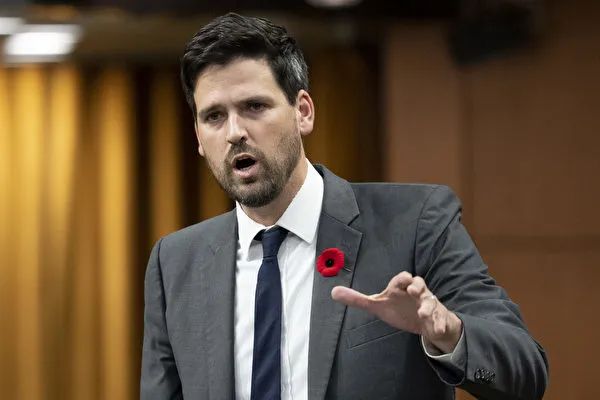 加拿大移民局2022年送出40万枫叶卡,远超去年创新纪录