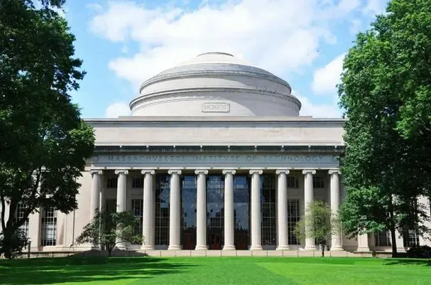 2025USNews发布全美实习最多的大学！