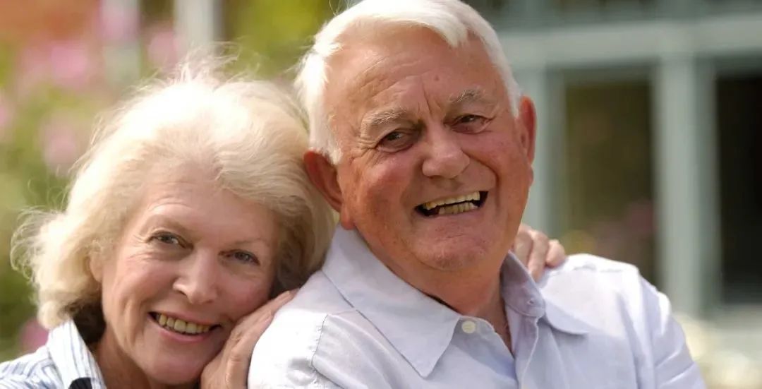 加拿大打响全球人才争夺战!白送枫叶卡时代开启!