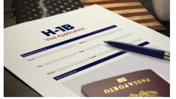 马斯克力挺H-1B，外籍人才留美迎政策红利！