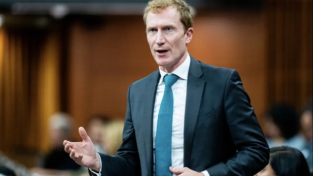 本周生效！毕业工签新政来袭！语言+专业双限制！