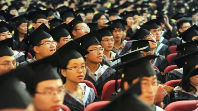 留美太难！只有2%左右留学生能留下来！