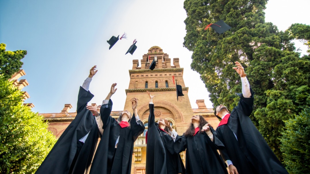 申请激增！大批美国学生想来加拿大上大学