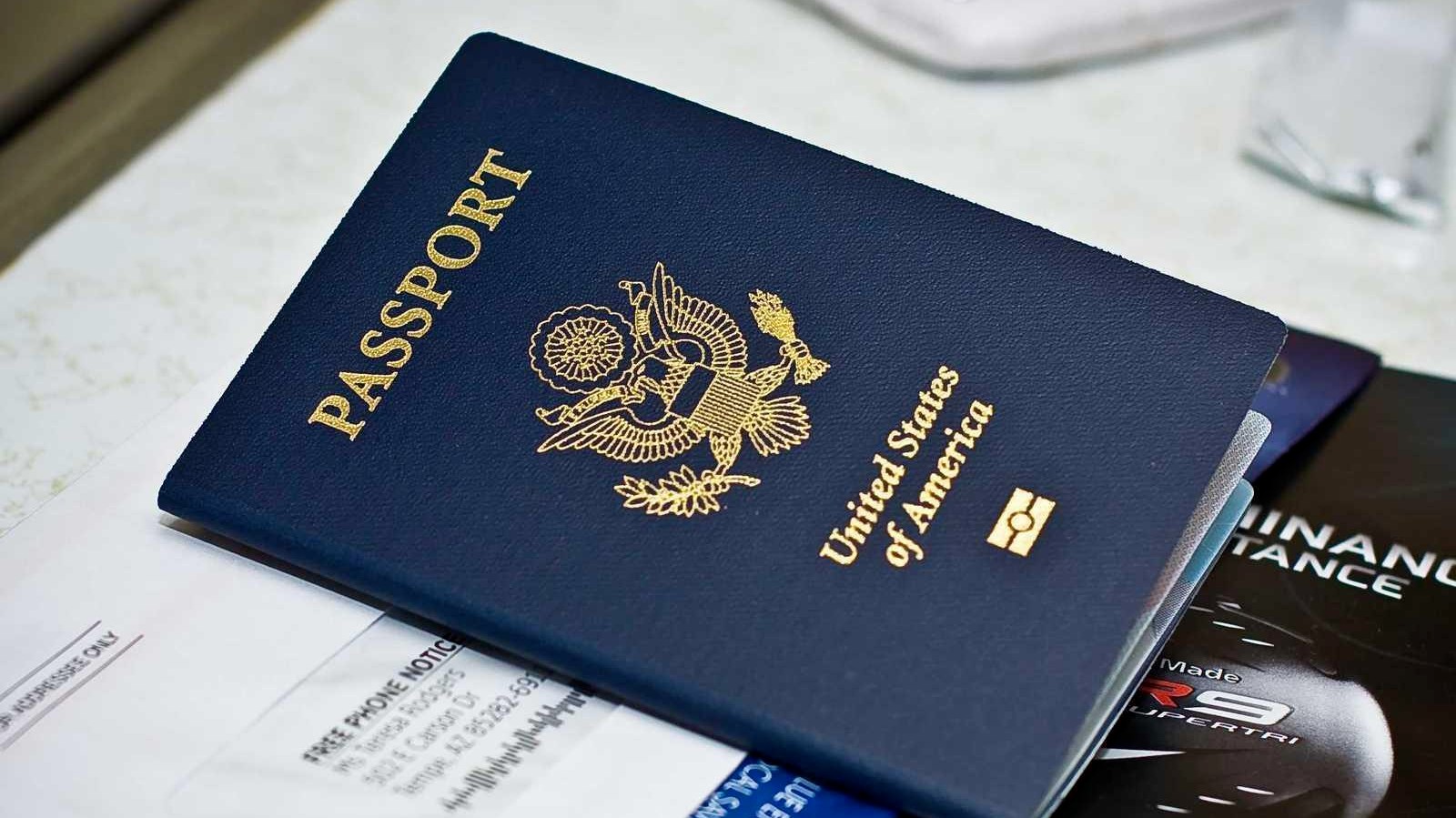 持美国绿卡和美国护照有什么区别？