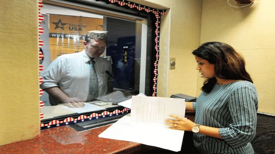 美签排队排疯了，温哥华面试得等443天