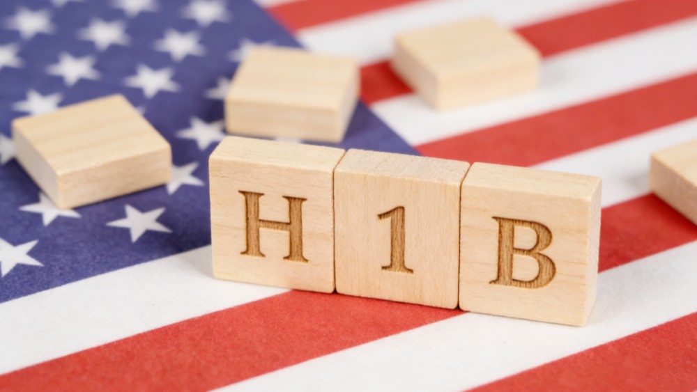 H-1B正在影响留美职场！一次回国可能失去工作