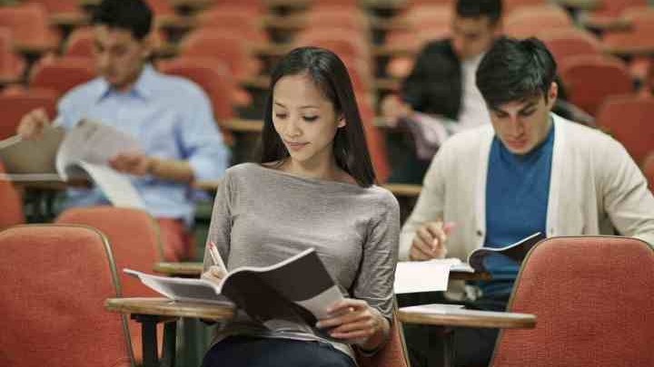 特定专业留学生学费骤降8倍