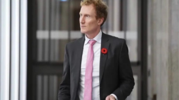 加拿大移民局为无身份外国工人提供PR途径！