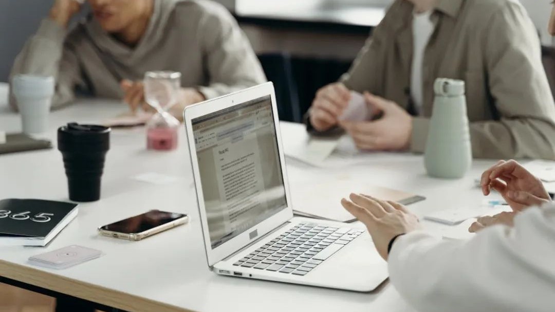 如何在EB1A申请中有效应对美国移民局的RFE？