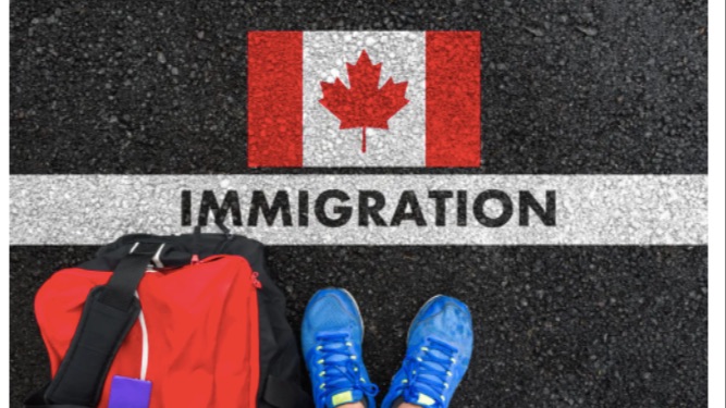 揭秘4种不卷分数高效拿下加拿大PR的方法！