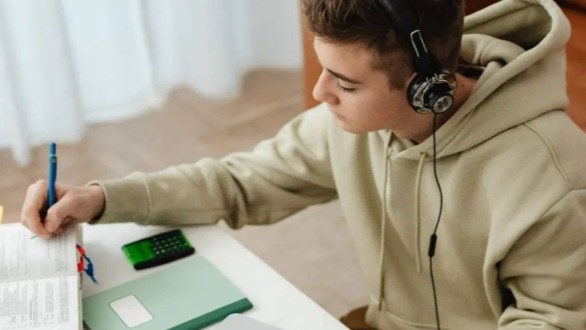 加拿大留学 | 本科申请需要注意的三大要求