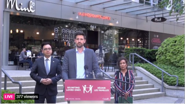 加拿大家庭团聚移民大开绿灯，发签证