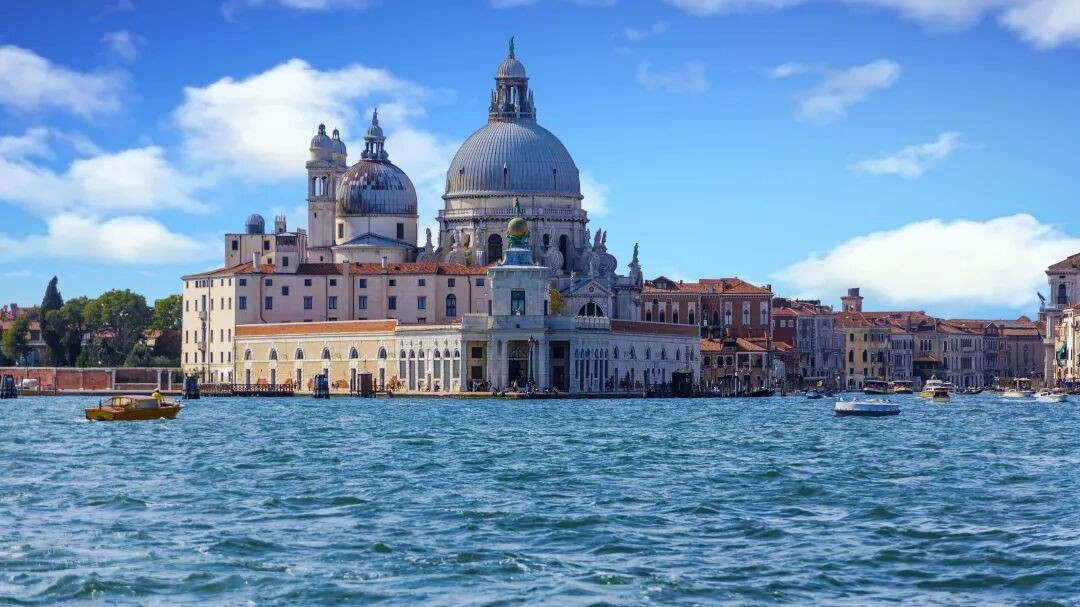 欧洲最长寿、最健康的国家，开始全球抢人了！