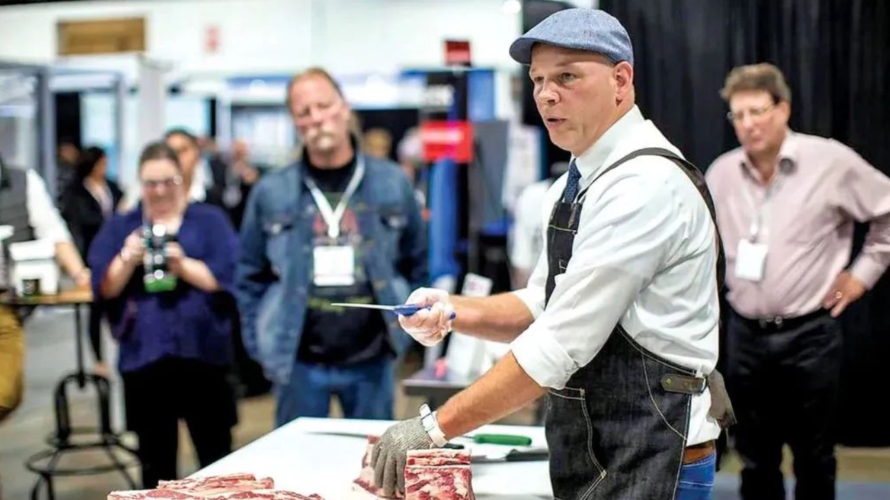 这项目要求放宽！农场采蘑菇切肉一年就可移民！